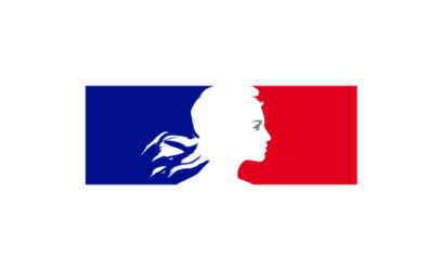 Logo de la République française : profil de Marianne entre un aplat bleu et un aplat rouge.